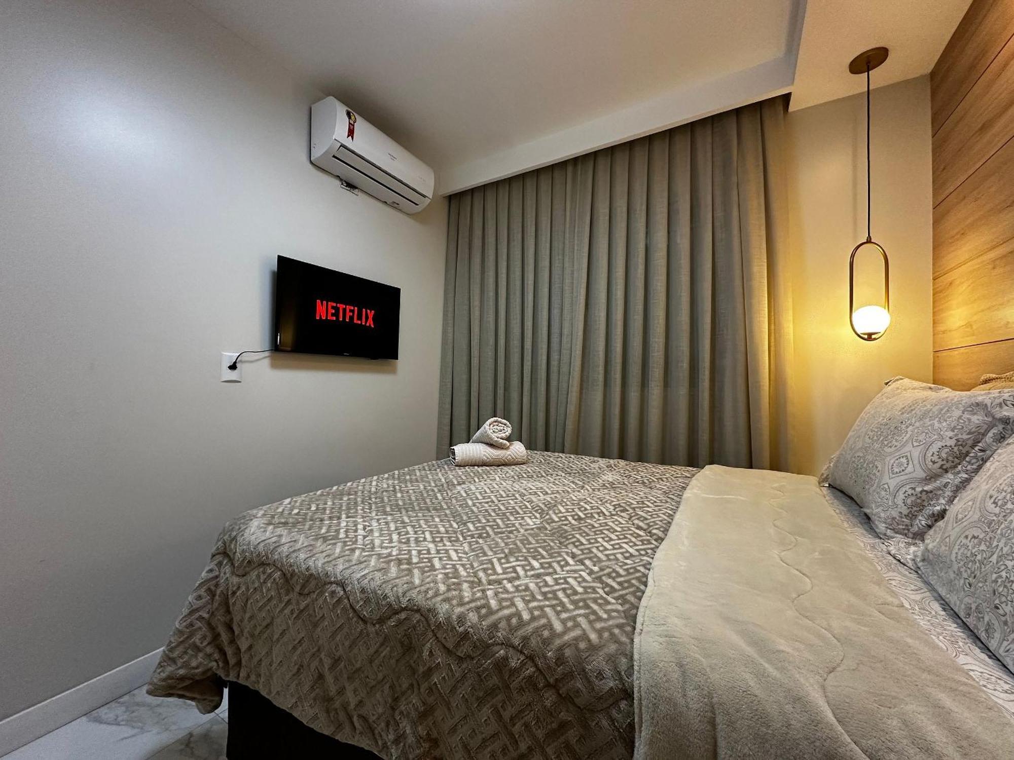 Apartamento Cn01- 2 Quartos| Quadra Mar| Tela Protecao Garagem Balneário Camboriú
